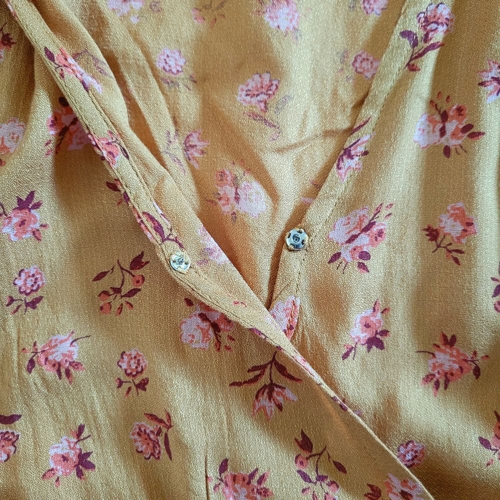 Lucky🍀 Brand Floral💐 Marigold Faux SurpliceTop - Picture 5 of 16